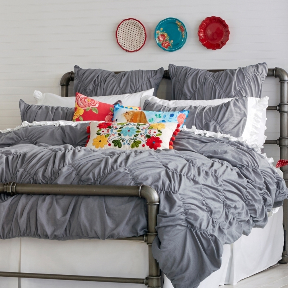 Pioneer Woman Chevron Ruched Bedding Set